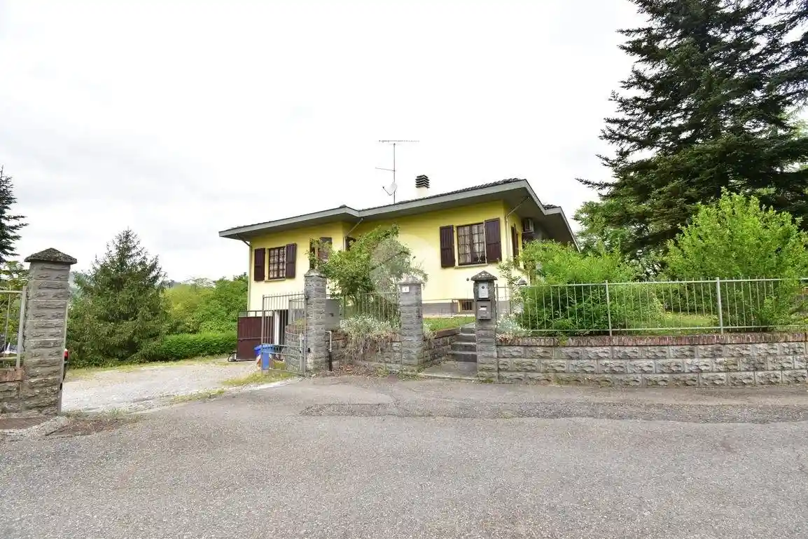 Villa in vendita a Felino