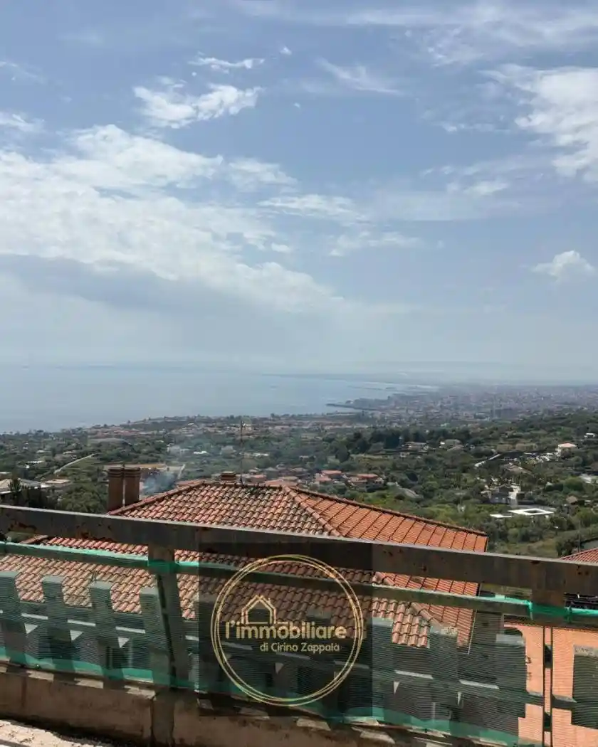 Appartamento in vendita a Aci Castello