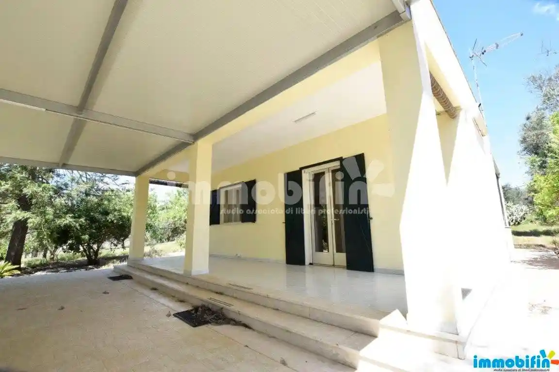 Villa in vendita a Oria