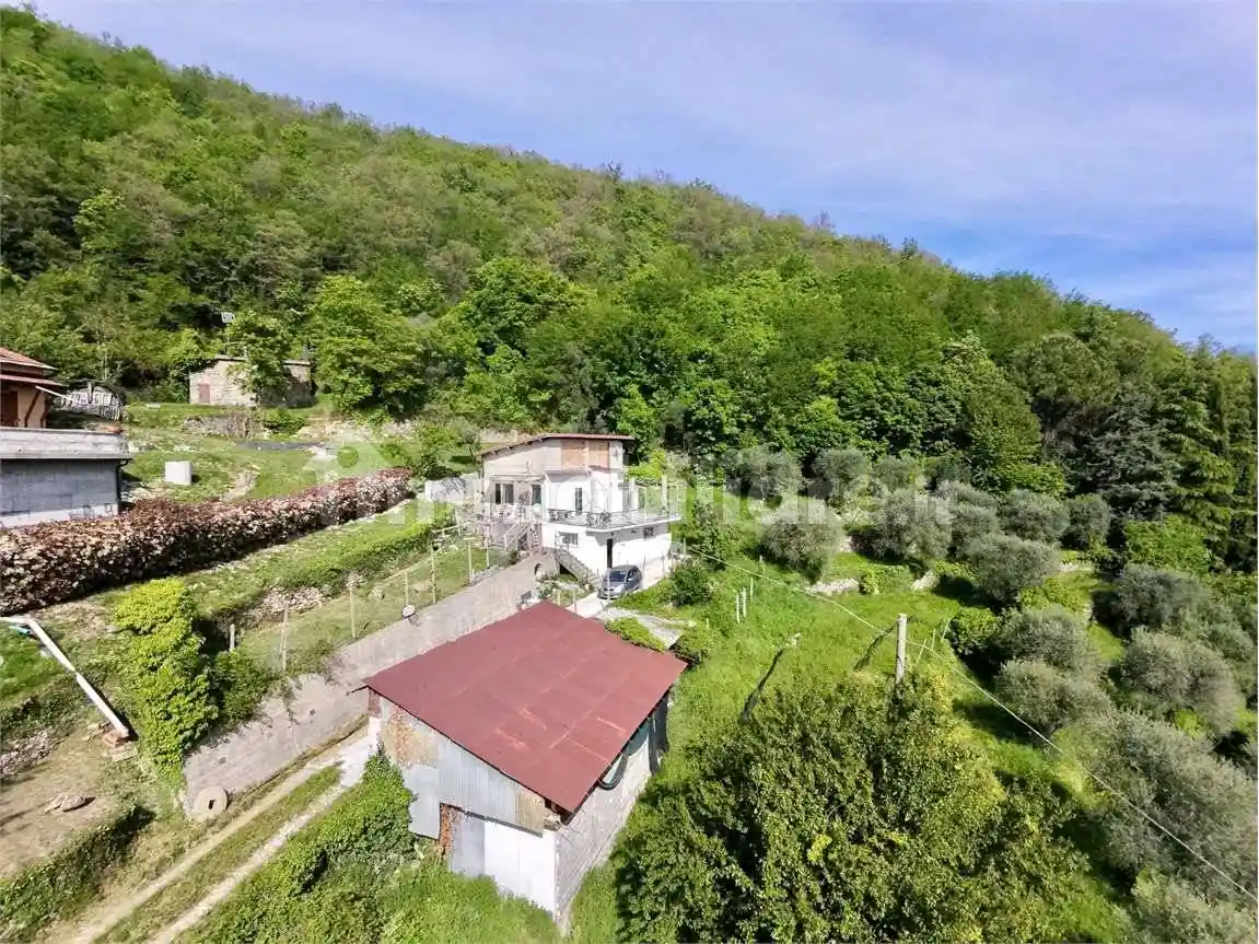 Villa in vendita a Pieve di Teco