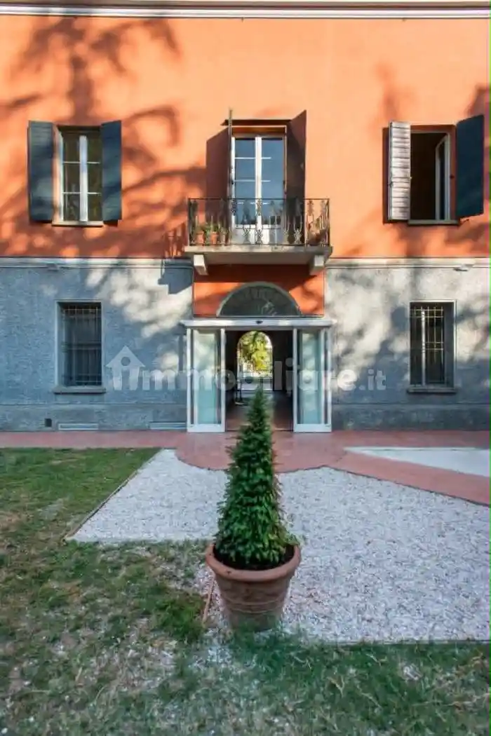 Villa in vendita a Russi