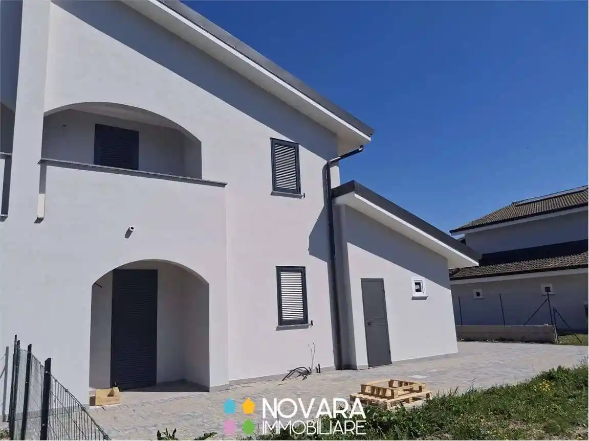 Villa in vendita a Borgolavezzaro