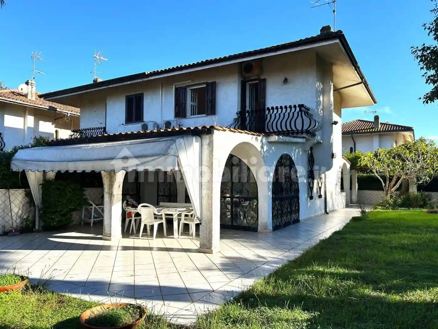 Villa - foto 2