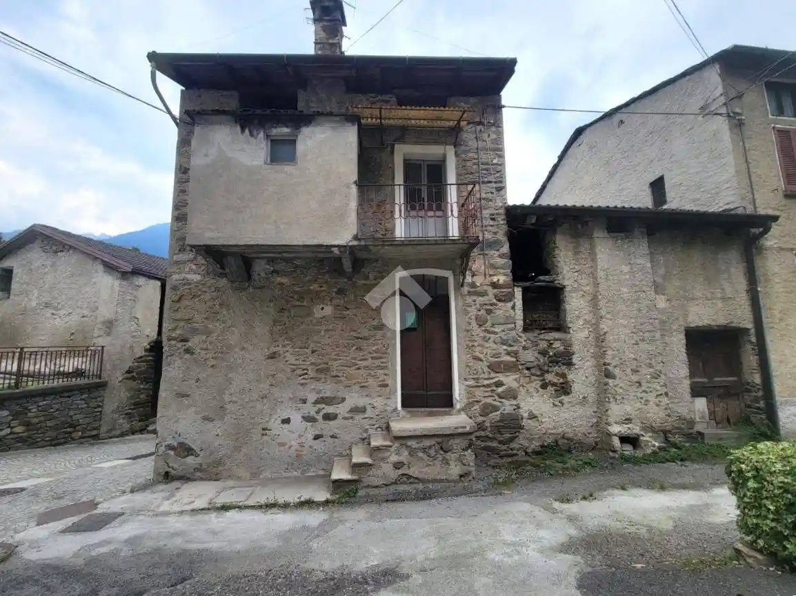Casa indipendente in affitto a Buglio in Monte