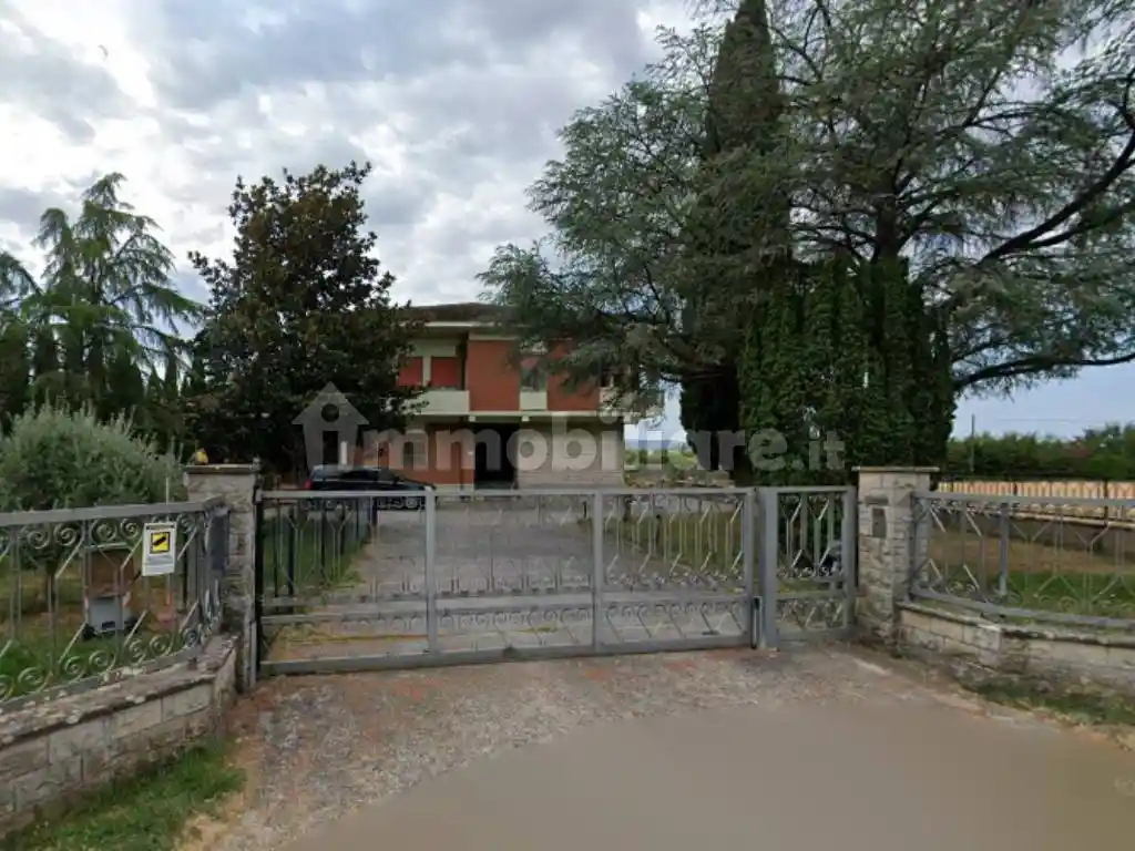 Casa indipendente in vendita a Bastia Umbra