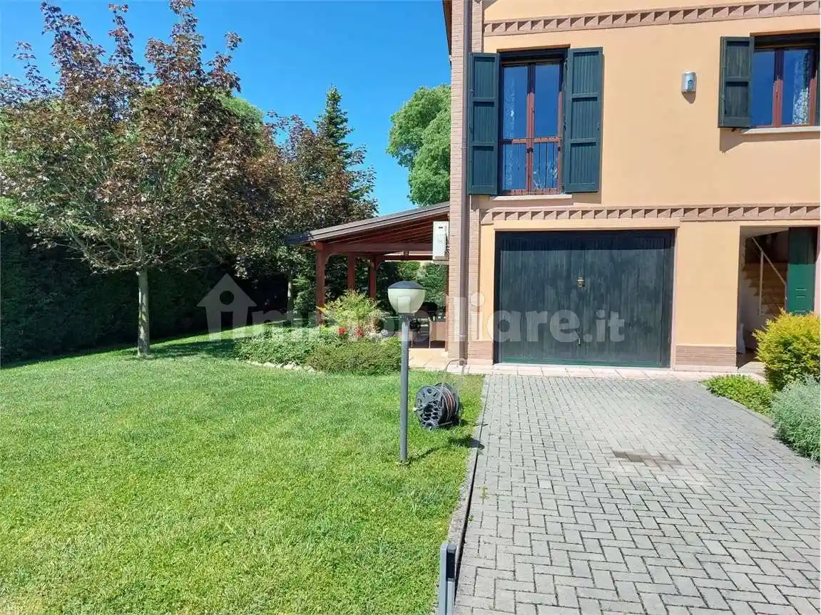 Villetta a schiera in vendita a Castelfranco Emilia