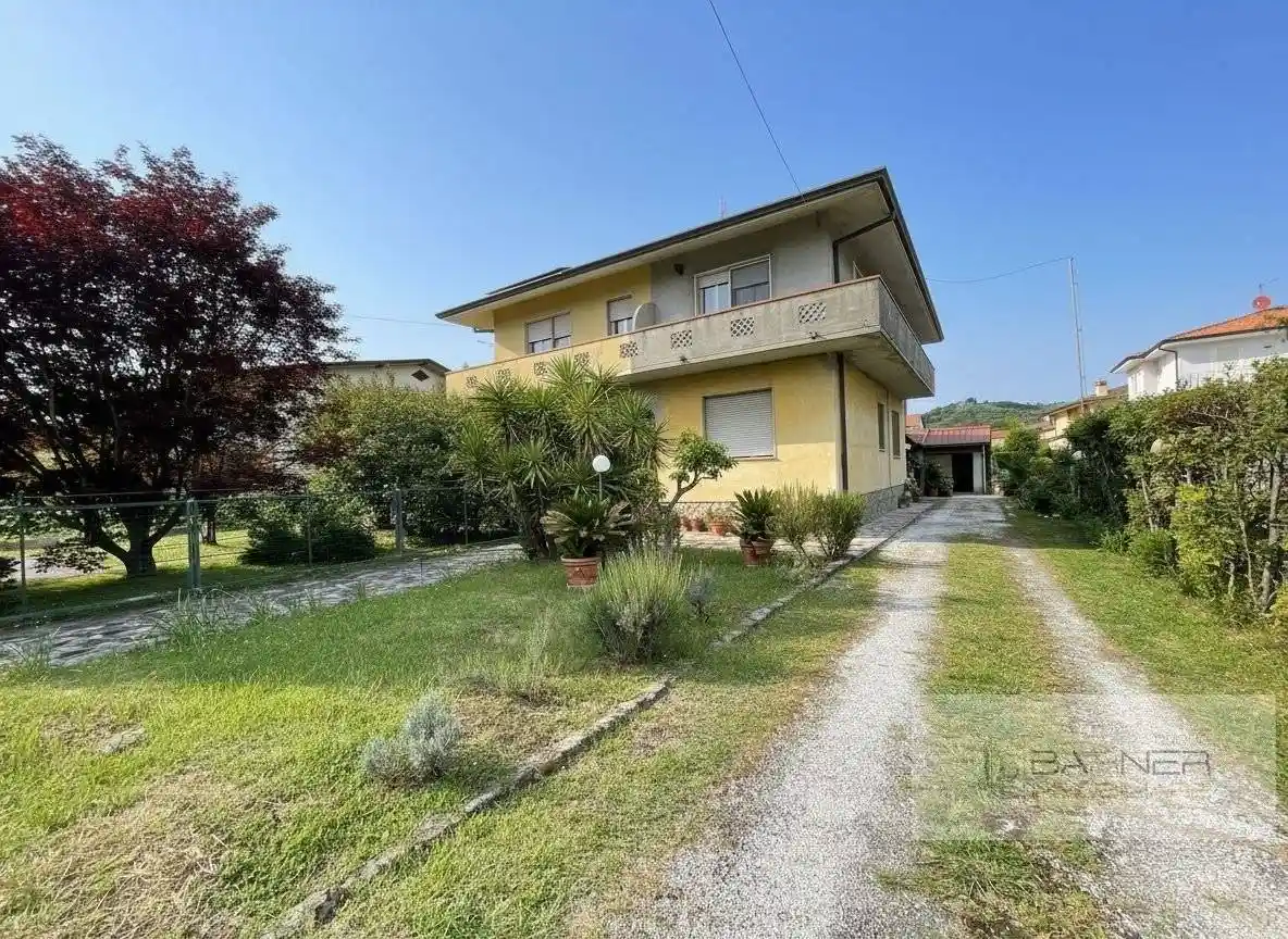 Villa in vendita a Camaiore
