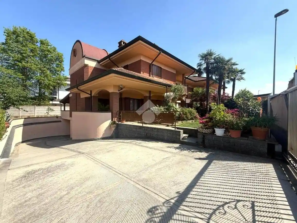 Villa in vendita a Cerano
