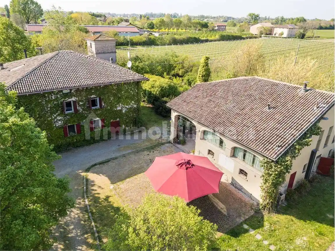Villa in vendita a Reggio Emilia