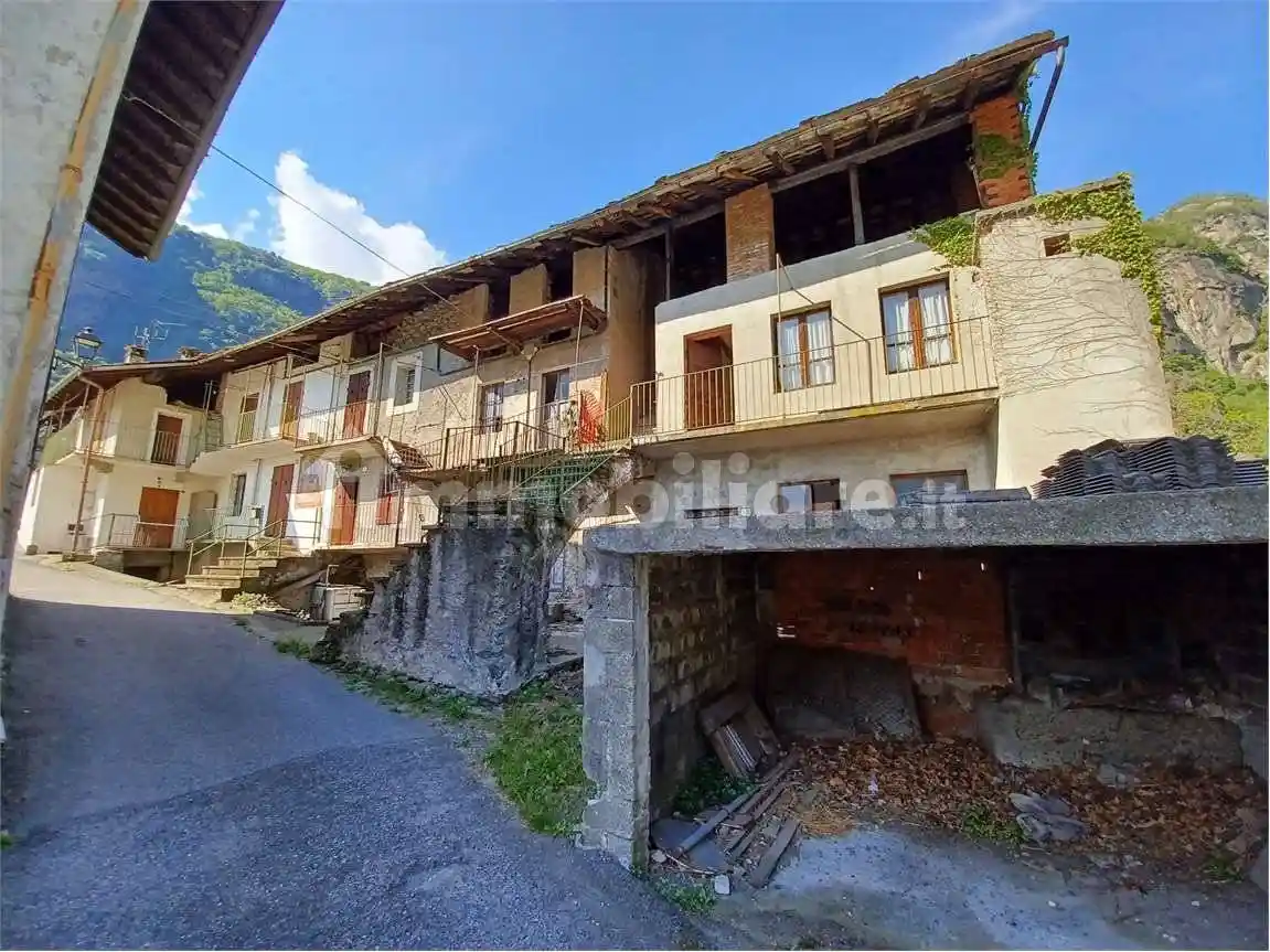 Casa indipendente in vendita a Donnas
