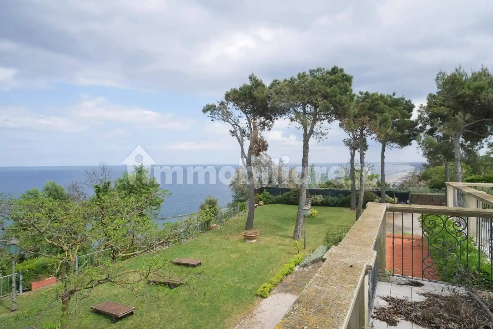 Villa in vendita a Pesaro