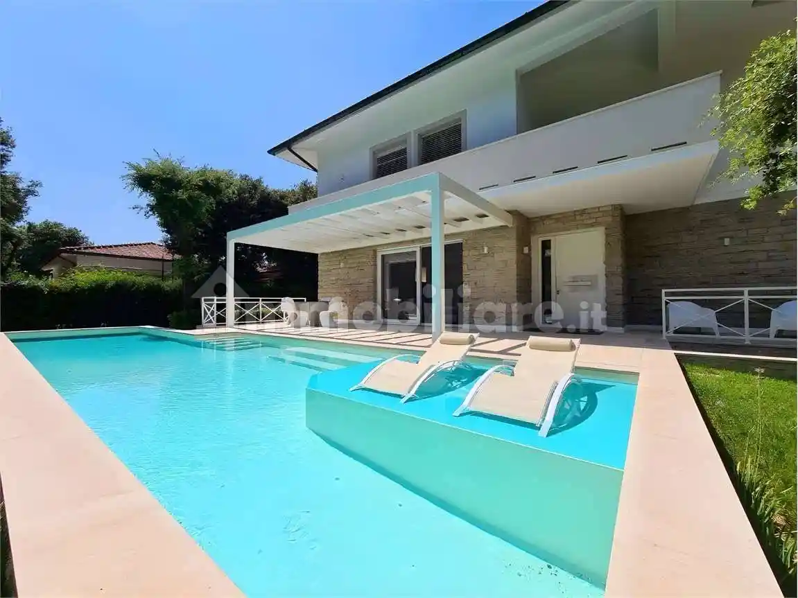 Villa in affitto a Forte dei Marmi