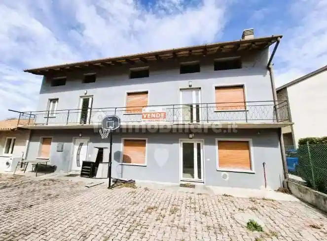 Casa indipendente in vendita a Buja