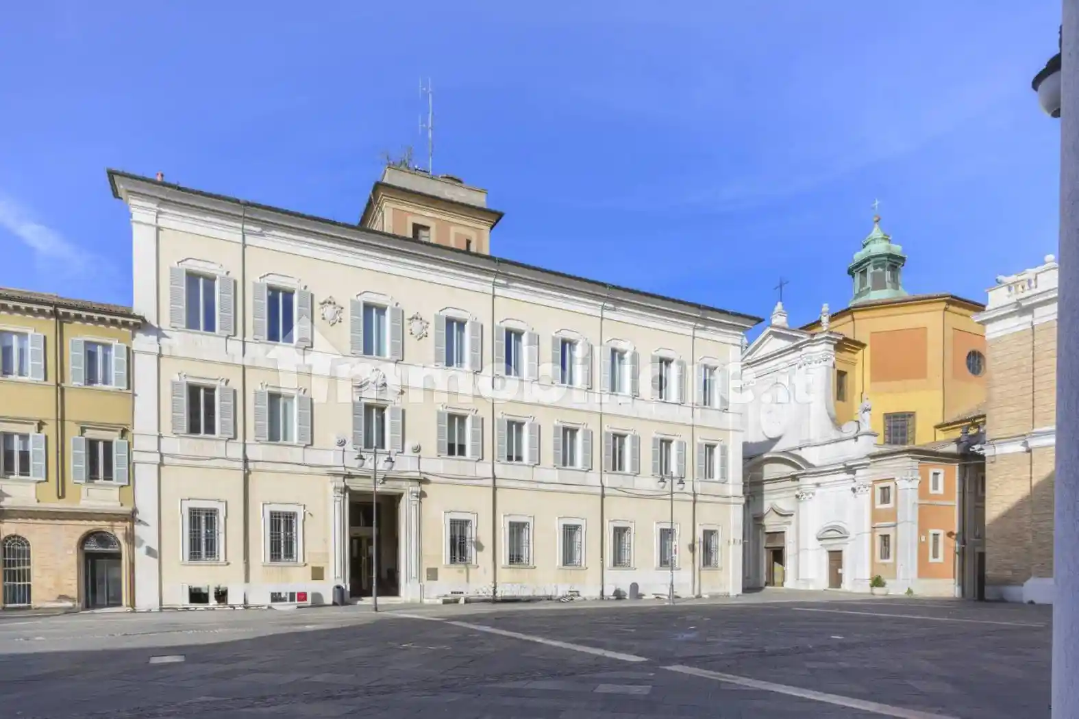 Palazzo - Edificio in vendita a Ravenna