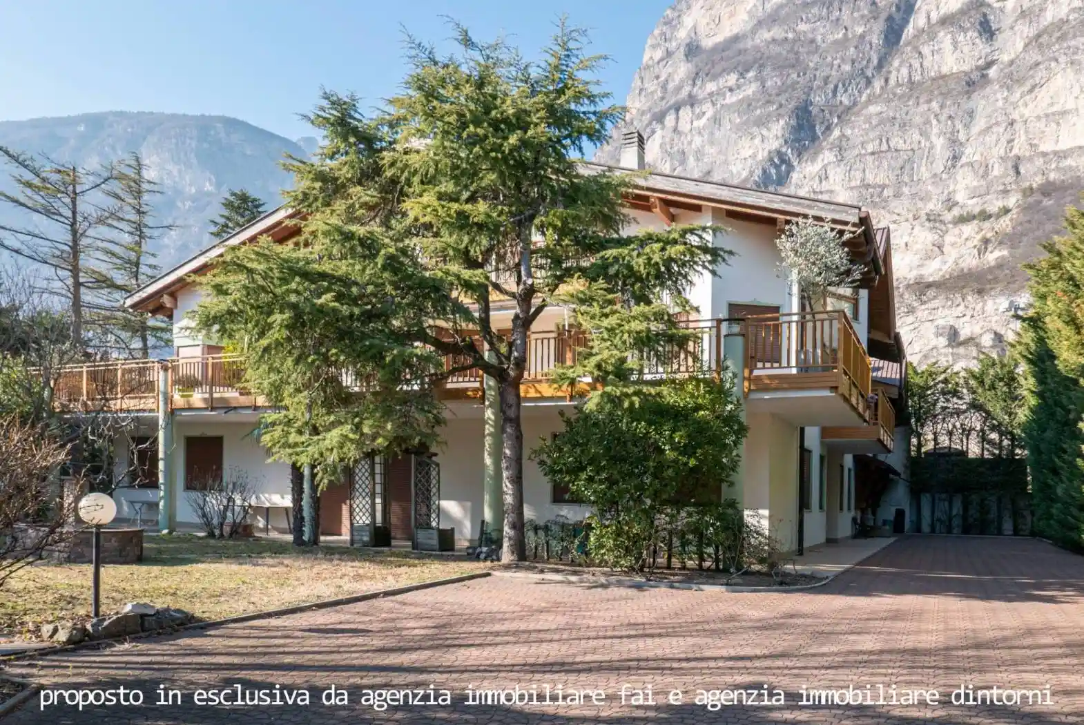 Palazzo - Edificio in vendita a Roverè della Luna