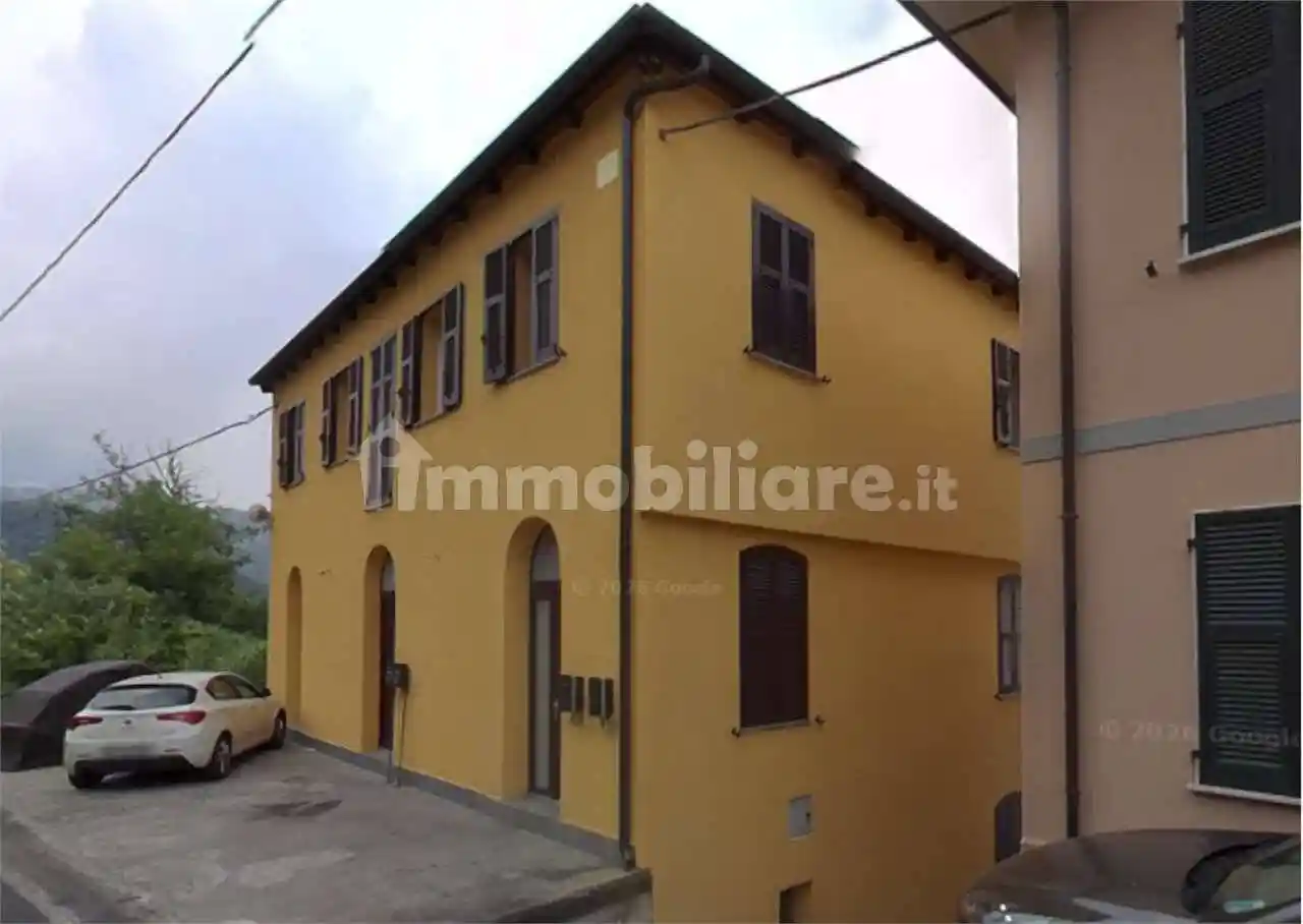 Villa in vendita a Follo