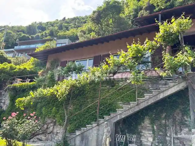 Villa in vendita a Moltrasio