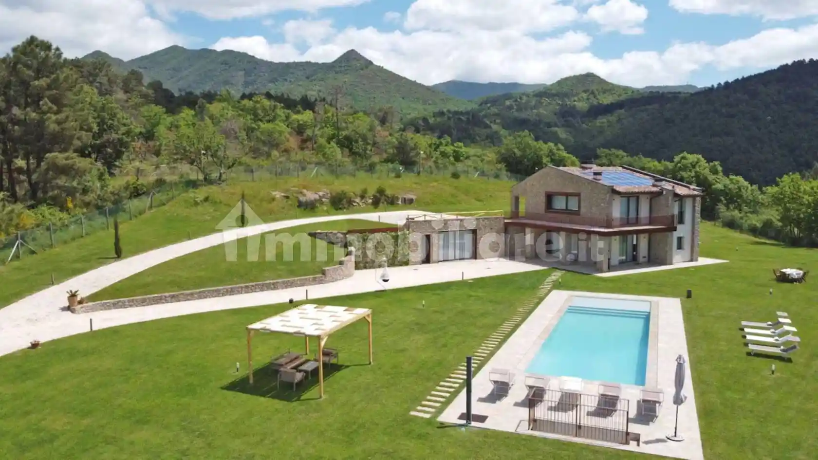 Villa in vendita a Reggello