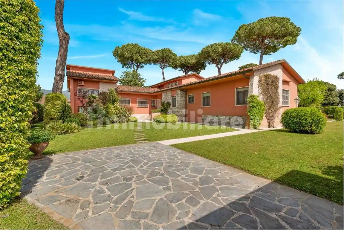 Villa in affitto a Forte dei Marmi