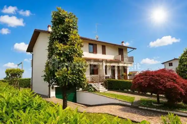 Villa in vendita a Chignolo d'Isola