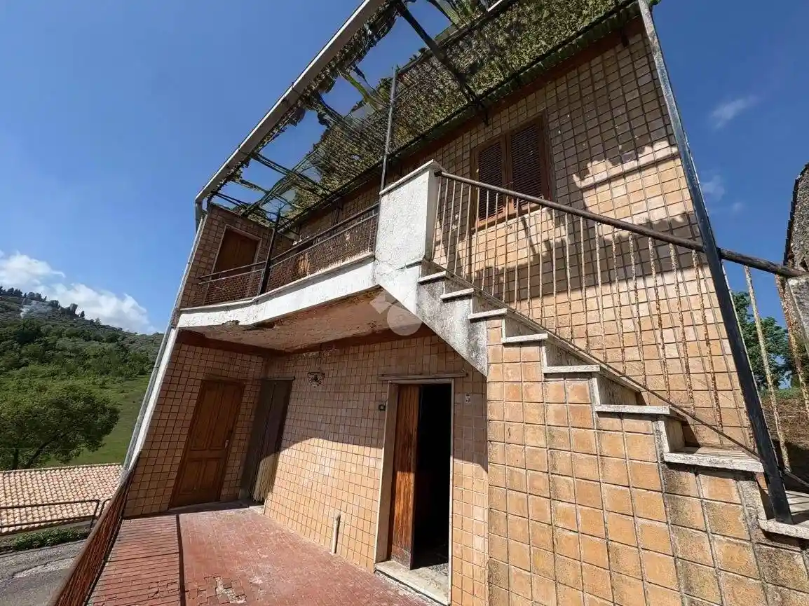 Casa indipendente in vendita a Monte San Giovanni Campano