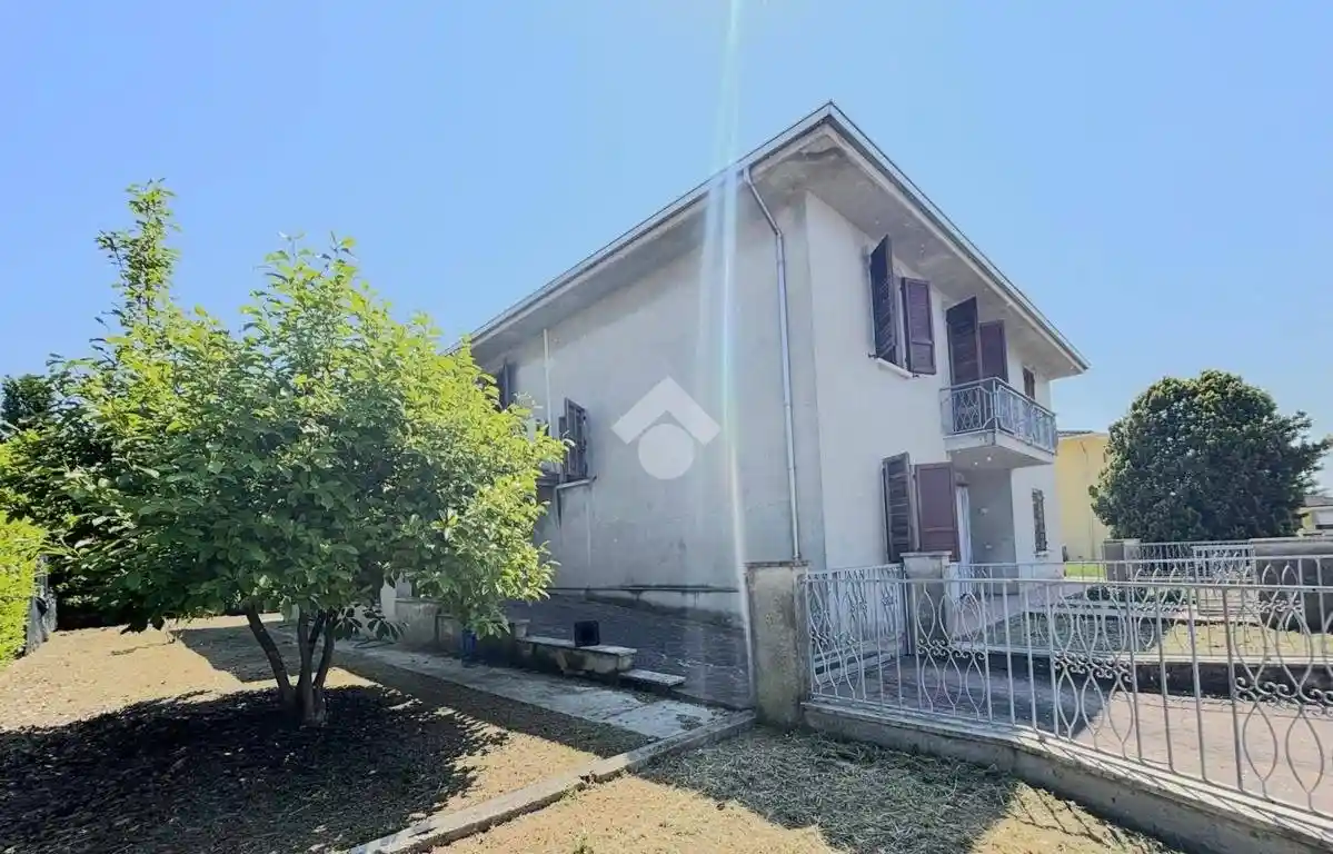 Villa in vendita a Pegognaga