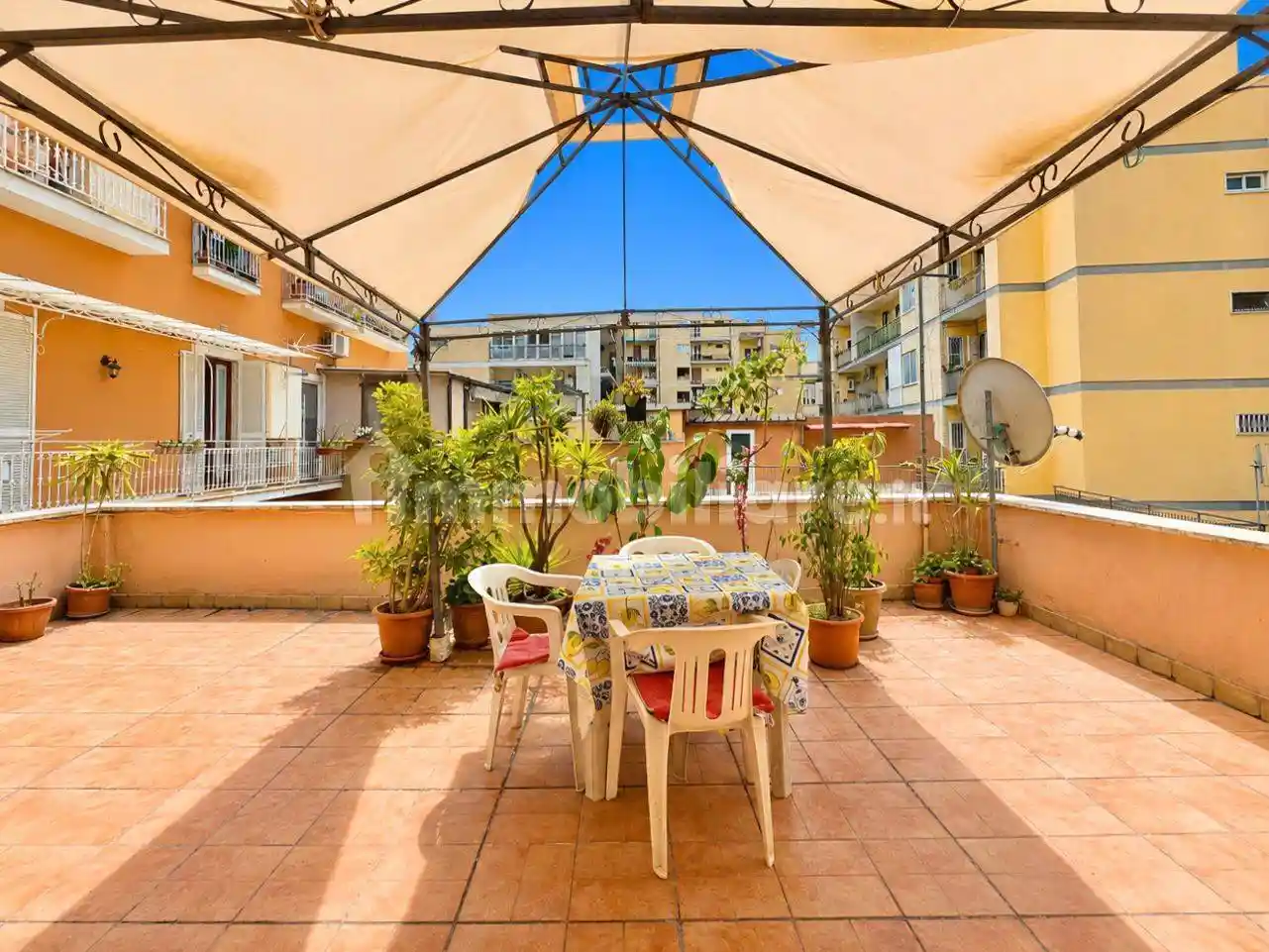 Appartamento in vendita a Napoli