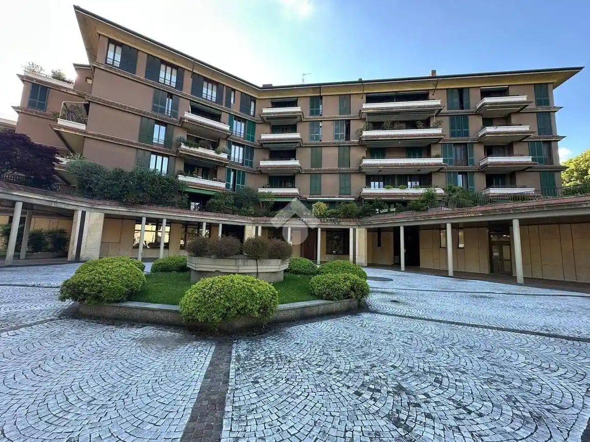 Appartamento in vendita a Monza