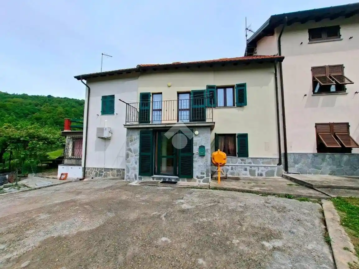 Casa indipendente in vendita a Savignone