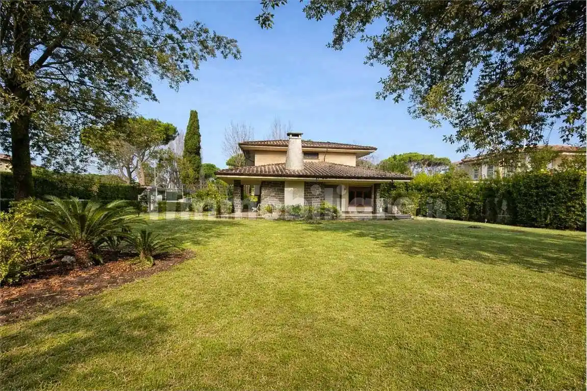 Villa in vendita a Forte dei Marmi