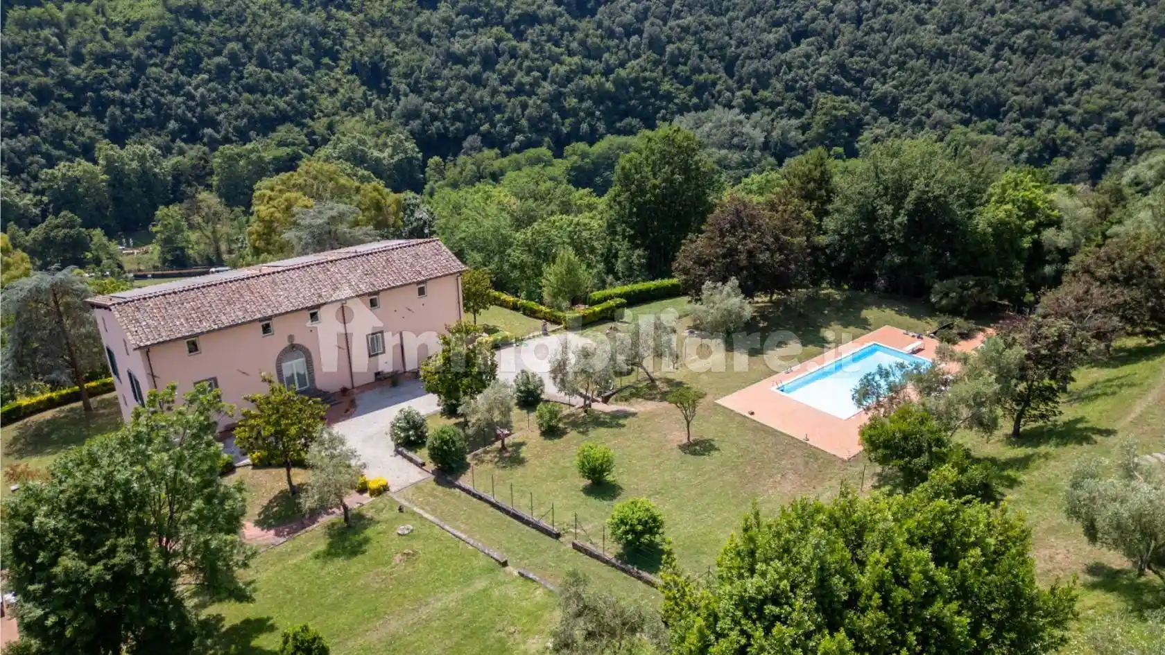Villa in vendita a Lucca