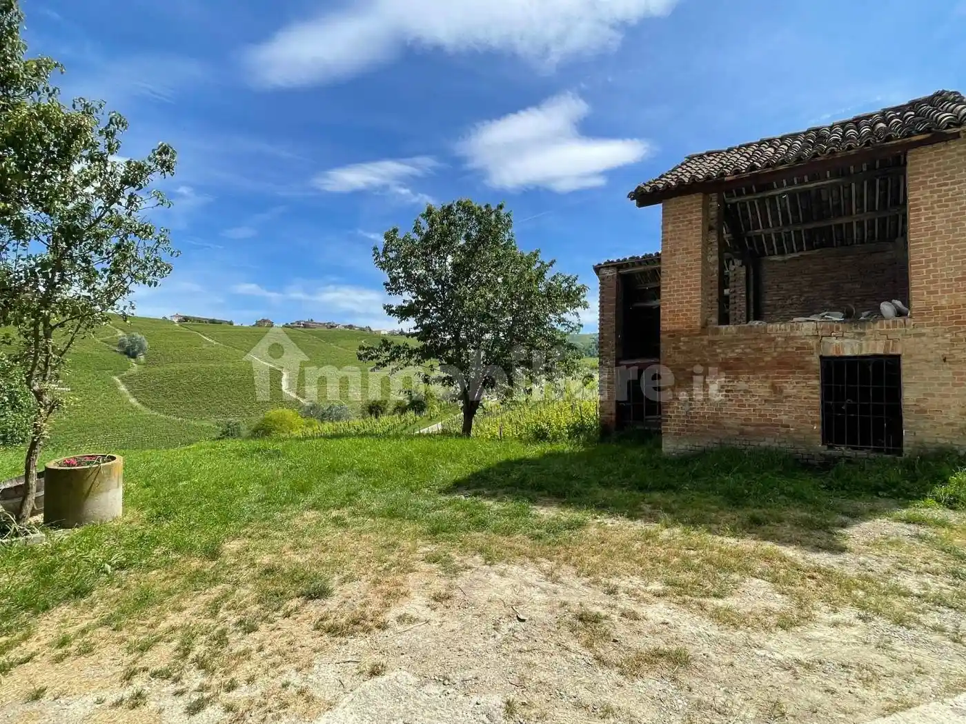 Rustico - Casale in vendita a Castiglione Tinella