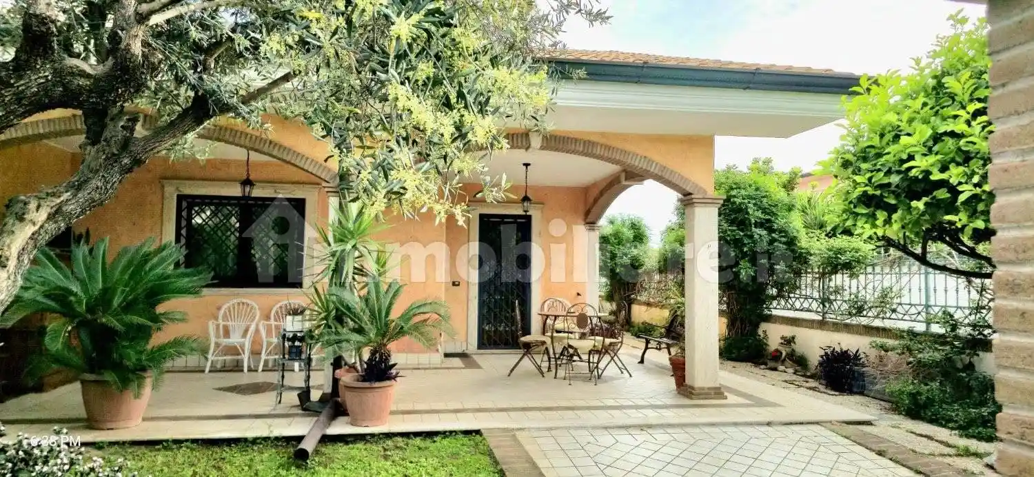 Villa in vendita a Ardea
