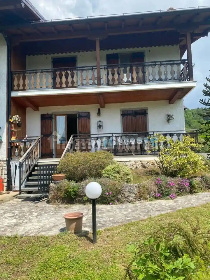 Villa in vendita a Fino del Monte