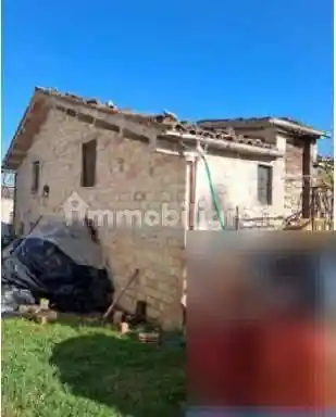 Casa indipendente in vendita a Montefortino