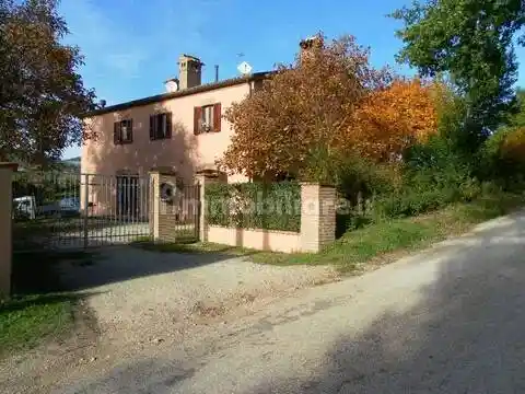 Villa in vendita a Pergola