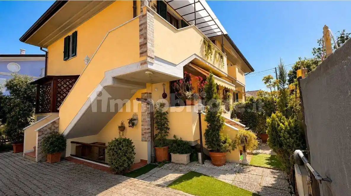 Villa in vendita a Massa