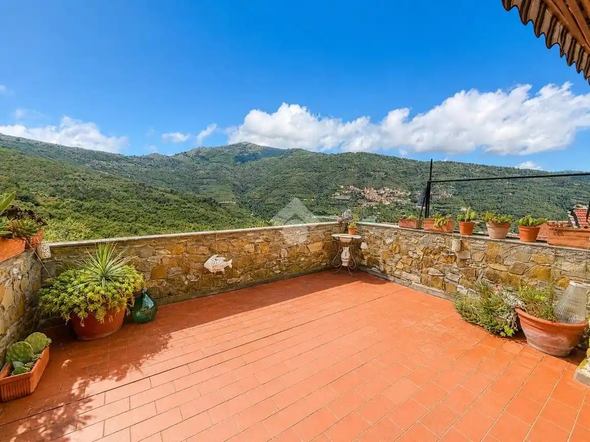 Rustico - Casale in vendita a Pietrabruna