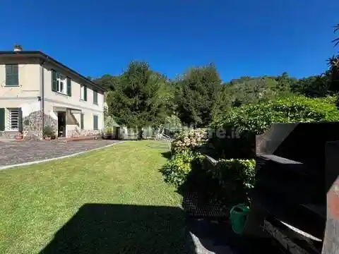 Villa in vendita a Vezzano Ligure