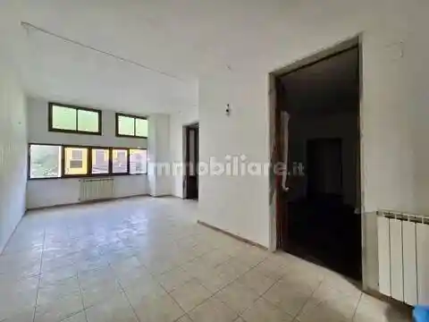 Appartamento in vendita a Vezzano Ligure