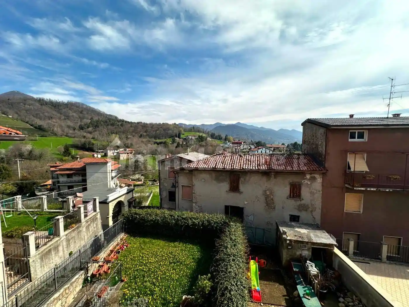 Villa in vendita a Almenno San Salvatore