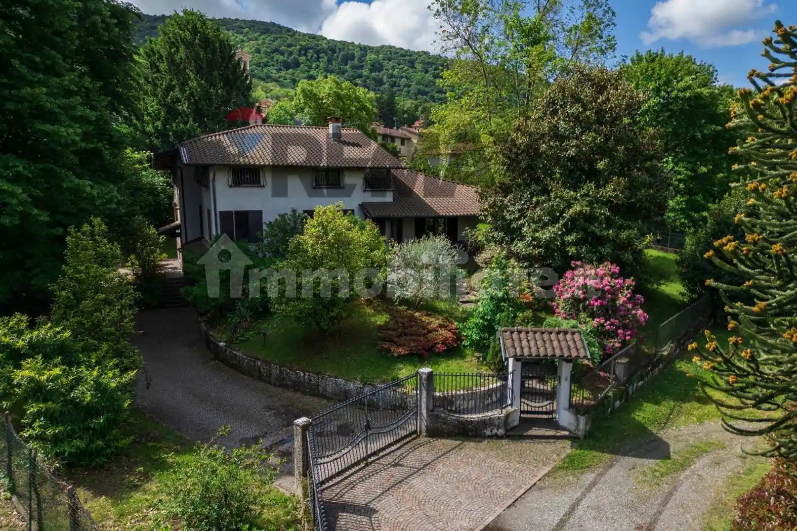 Villa in vendita a Orino