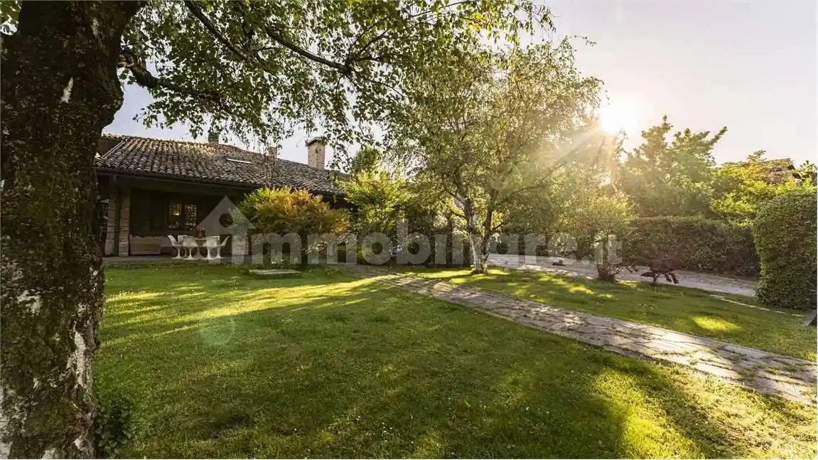 Villa in vendita a Castelnuovo Rangone