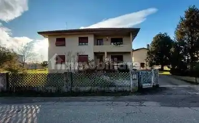 Villa in vendita a Fiume Veneto
