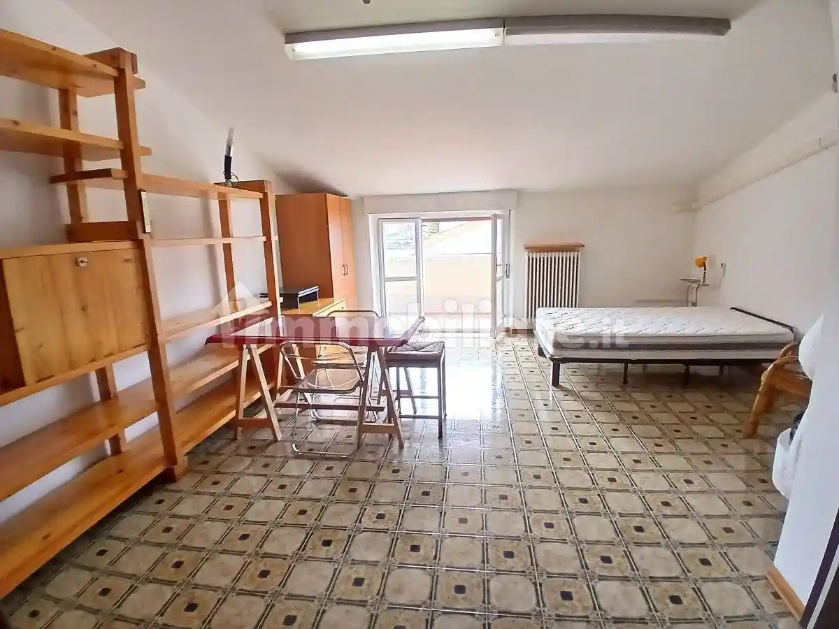 Appartamento in affitto a Ancona