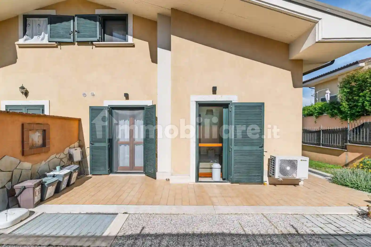 Villa - foto 2