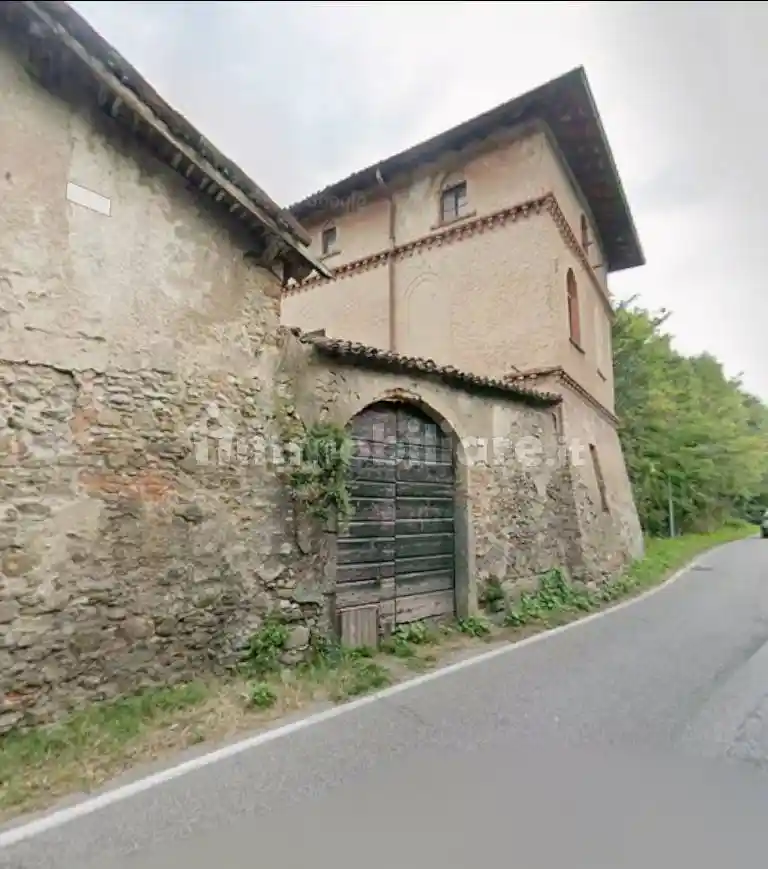Palazzo - Edificio in vendita a Besana in Brianza