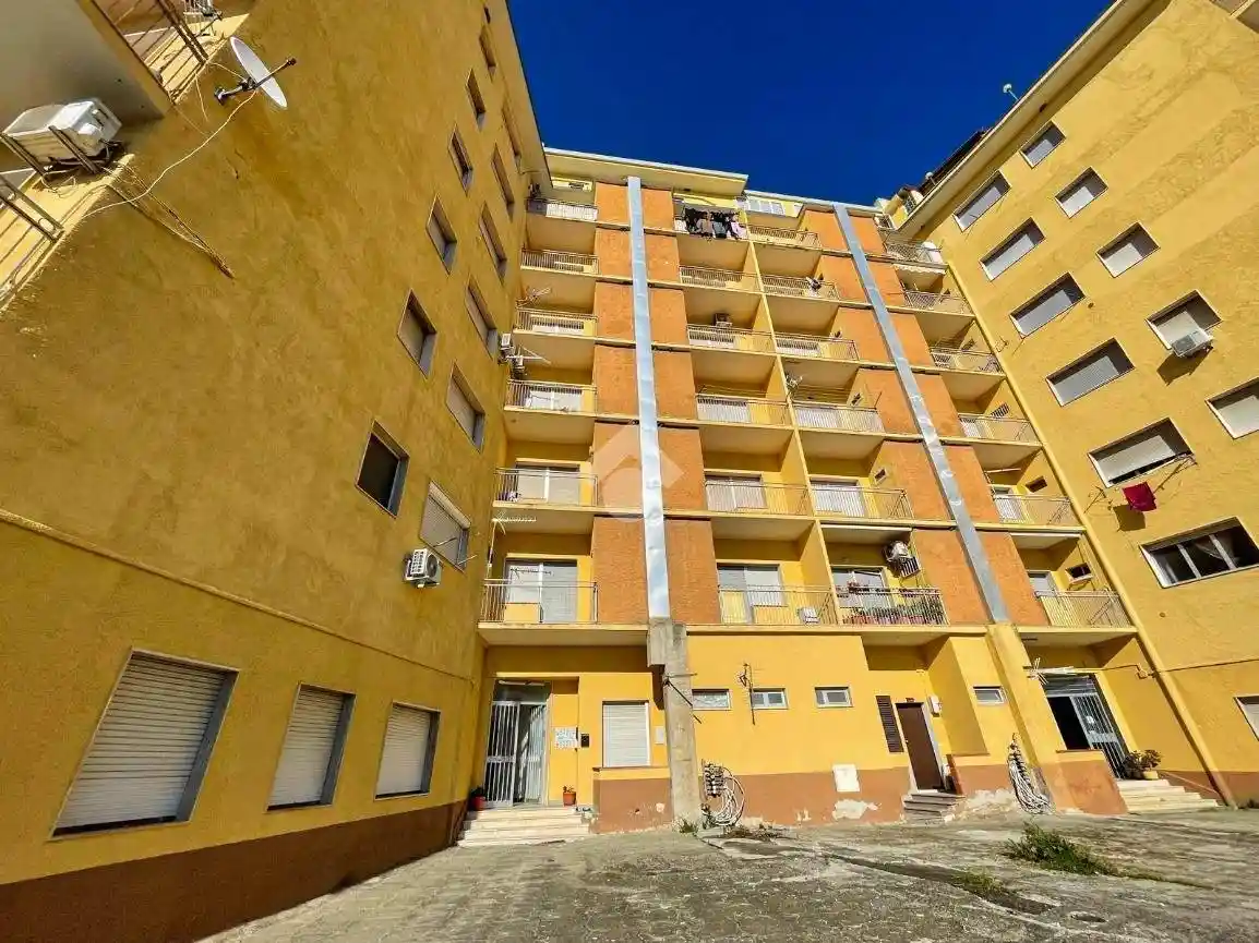Appartamento in vendita a Falerna