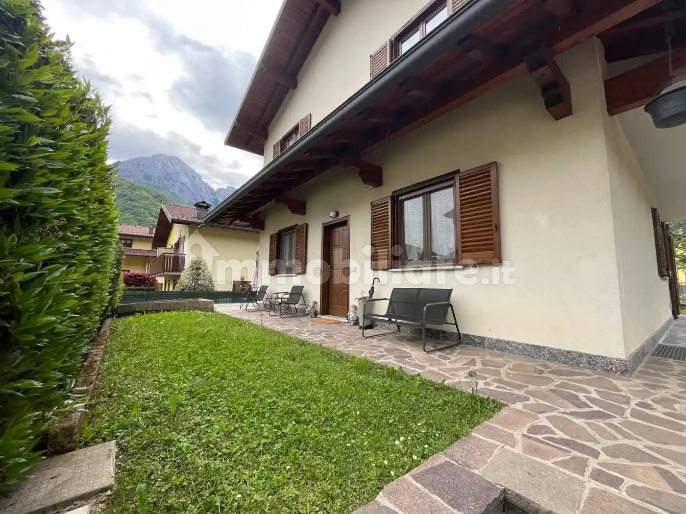 Villa in vendita a Introbio