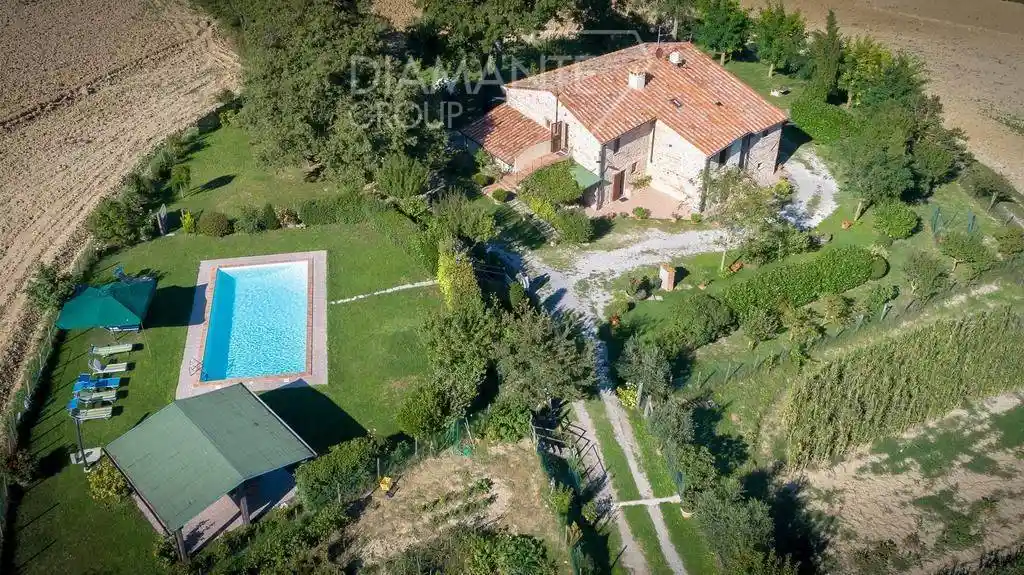 Rustico - Casale in vendita a Radicofani